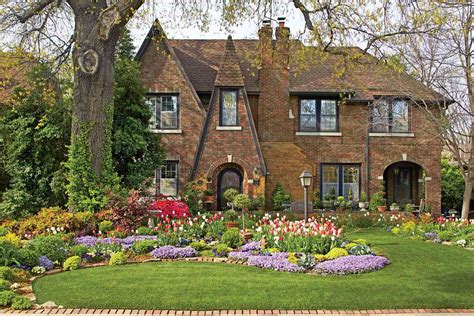 huddersfield old gate tudor house|Tudor house voted one of the UK's best .